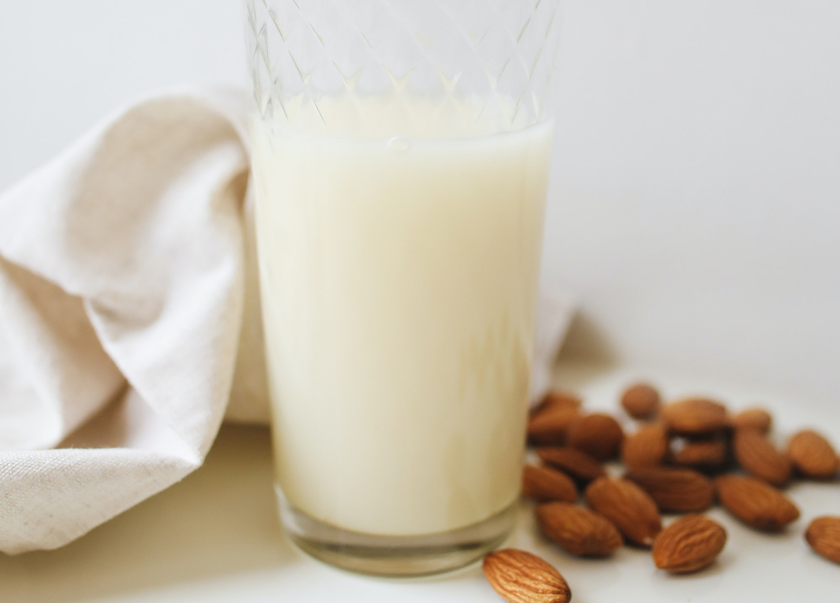 How-Long-Can-Almond-Milk-Sit-Out
